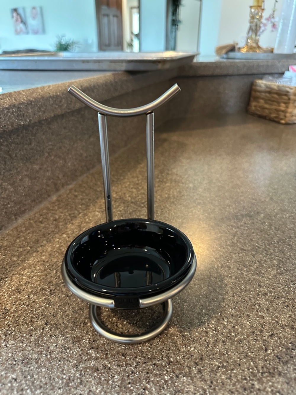 Modern Black Ceramic Soap Dish with Metal Stand